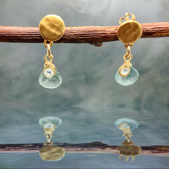 Matana moss Aquamarine gold posts dangle earrings - Picture 6 of 6